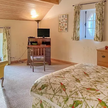 In Sur Anille בית נופש